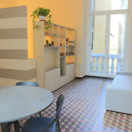 Renovated With Balcony In San Lorenzo - With Elevator * Génova