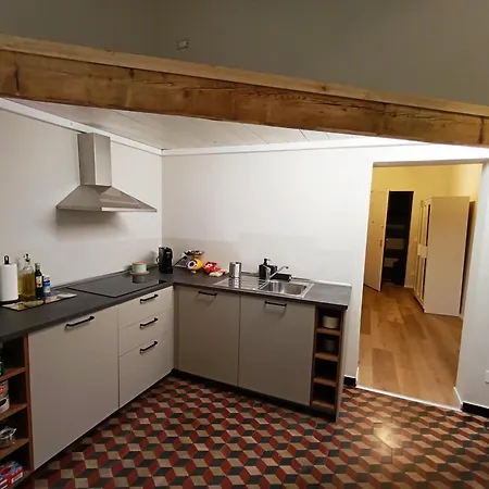 Renovated With Balcony In San Lorenzo - With Elevator Апартаменти